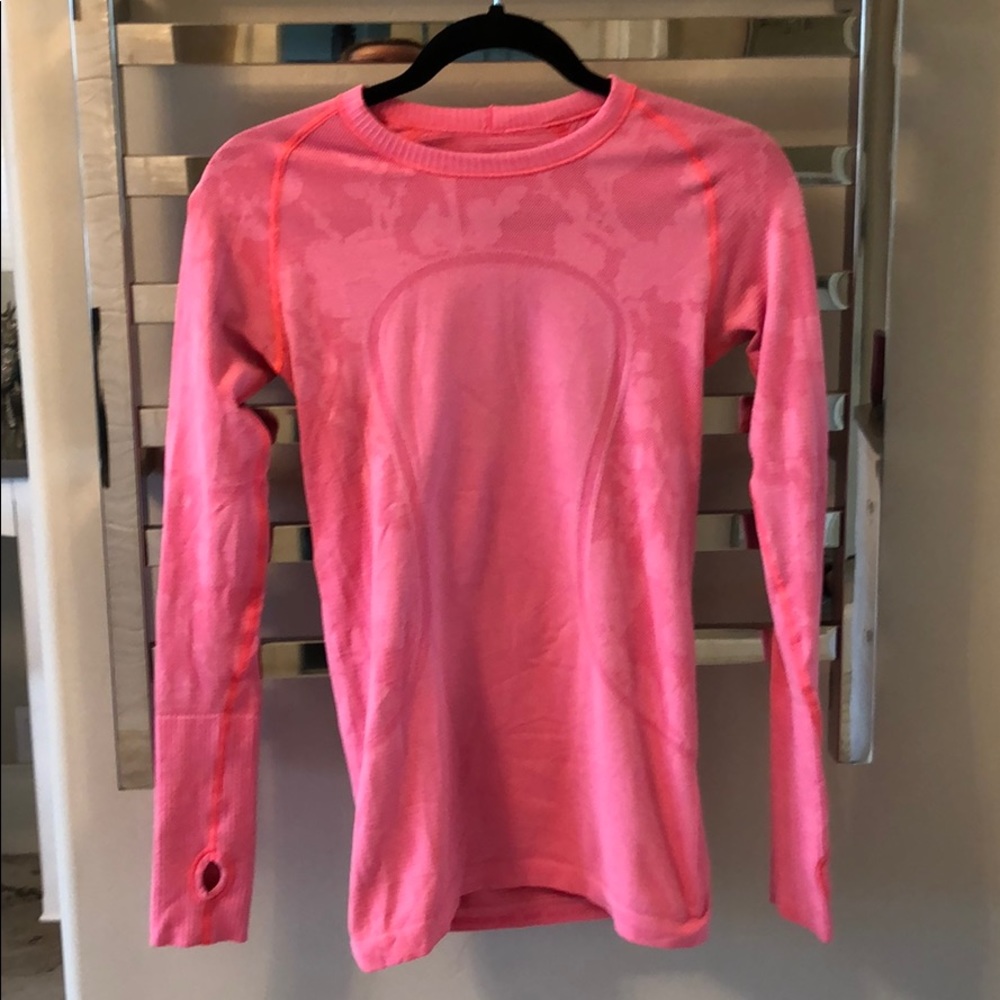 Lululemon Performance shirt, size 2